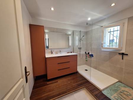 Notre zone d'activité pour ce service Adaptation salle de bain pour personnes à mobilité réduite avec pose de receveur extra-plat à