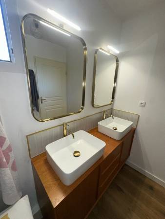 Notre zone d'activité pour ce service Installation de cumulus électrique et carrelage mural dans salle de bain avec baignoire moderne à