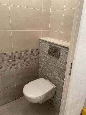 Notre zone d'activité pour ce service Réparation après dégât des eaux avec mise aux normes plomberie dans salle de bain carrelée avec meuble vasque et bac à